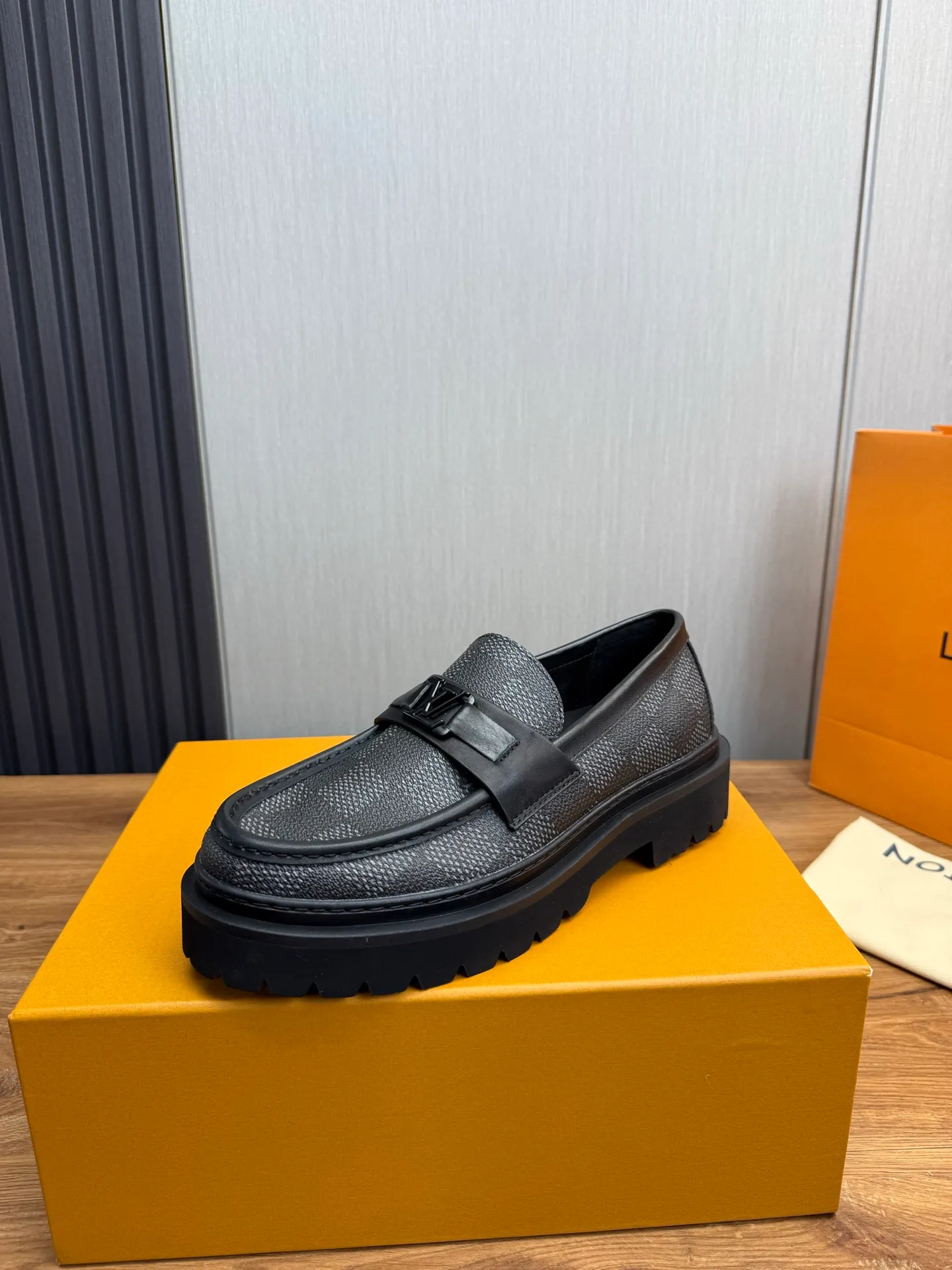 Men's shoes 💰640💰 LV. - Men's business casual leather shoes, top quality cow products. 1:1 shipment ⬆️Luxury and noble 👞All imported original brand leather materials, just to create a more comfortable wearing experience, upper: original cowhide ➕Imported full cow lining, original outsole ✔️36-45 (38.45 non-refundable)